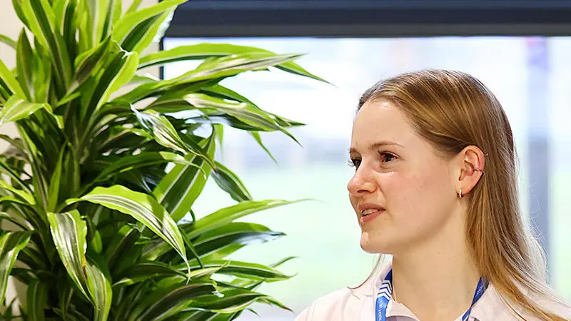 Picture of graduate Rebecca Marshall