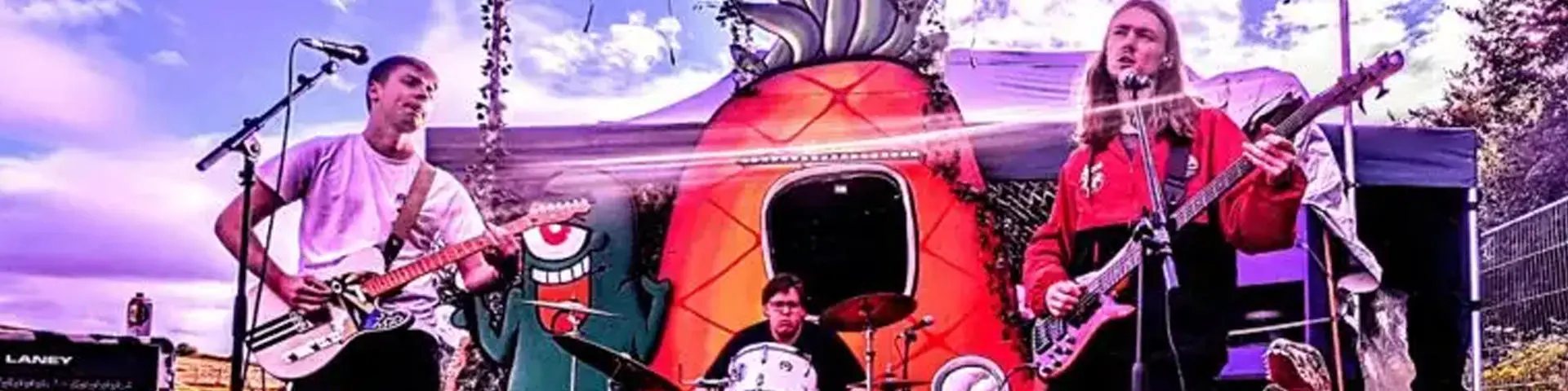 Mega Sun Machine at a gig