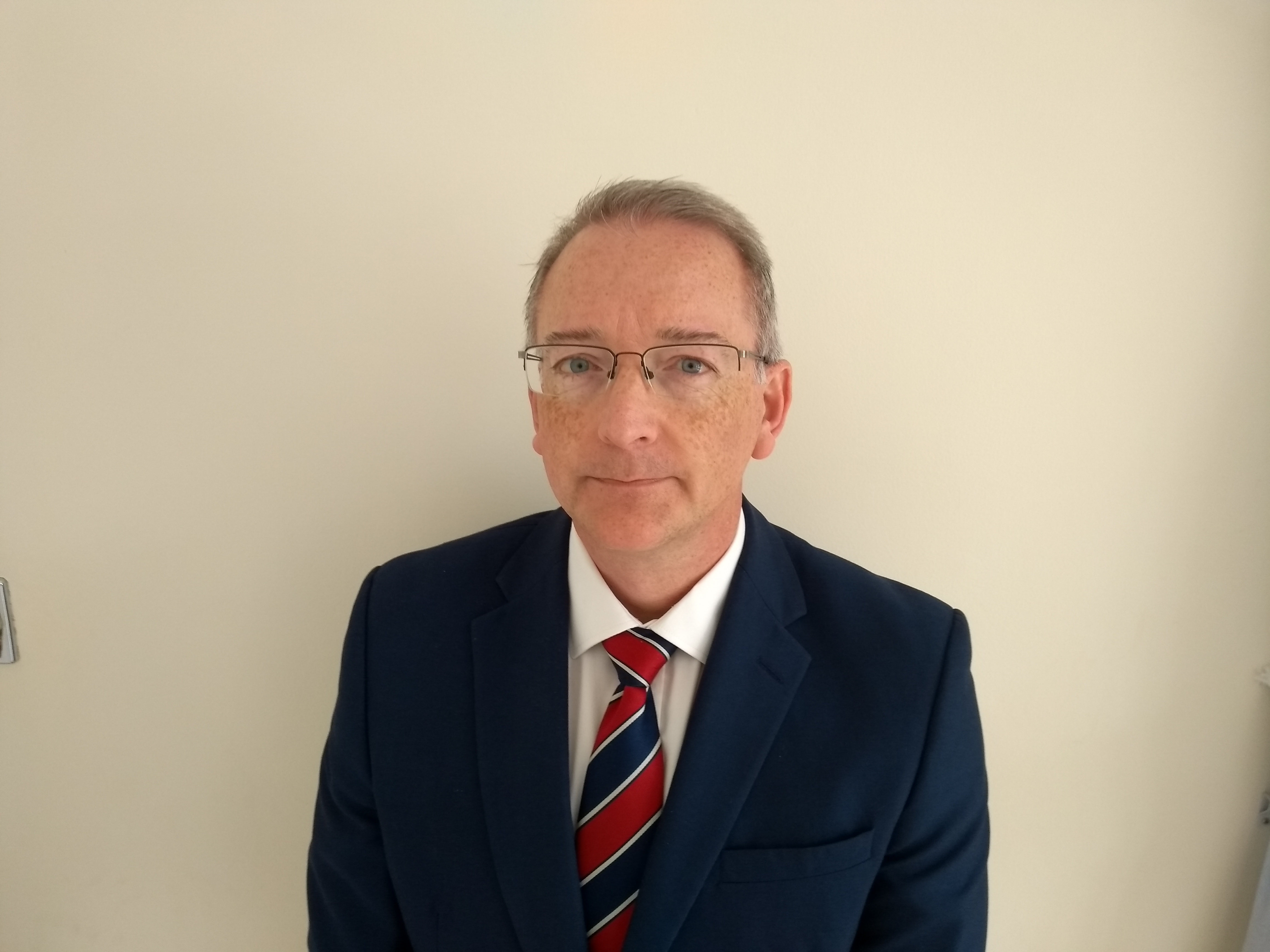 Dr Simon Fox