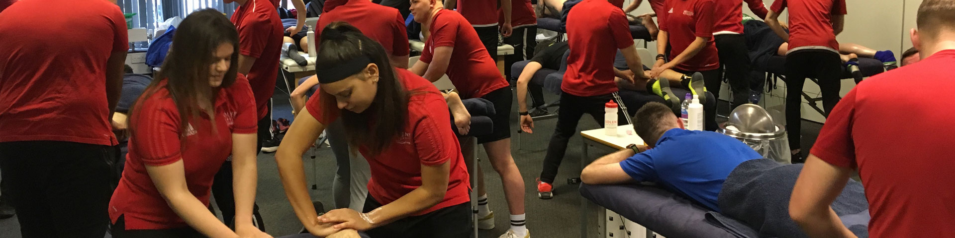 Sport and exercise therapy students in the physiotherapy lab