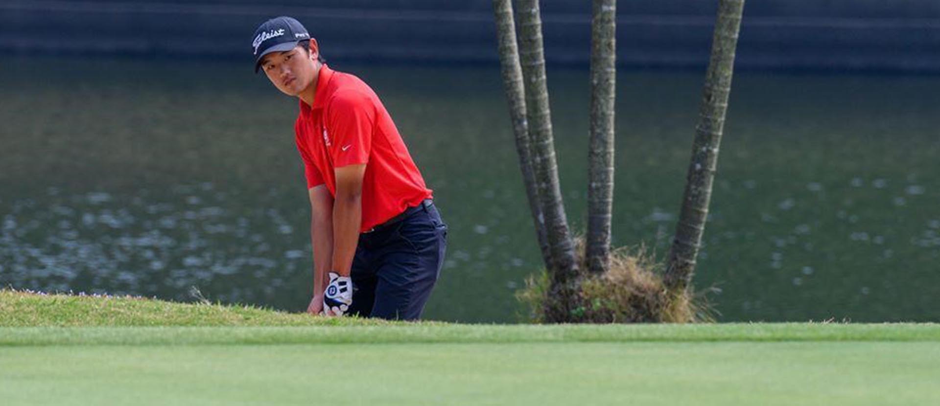Chi Hin Lou Tan playing golf