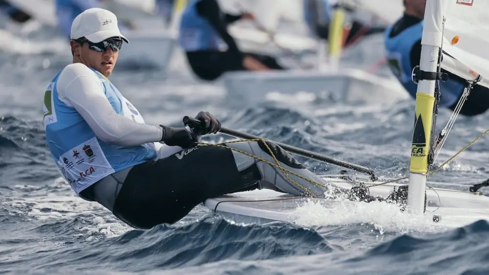 Tihon Zutskov solo sailing