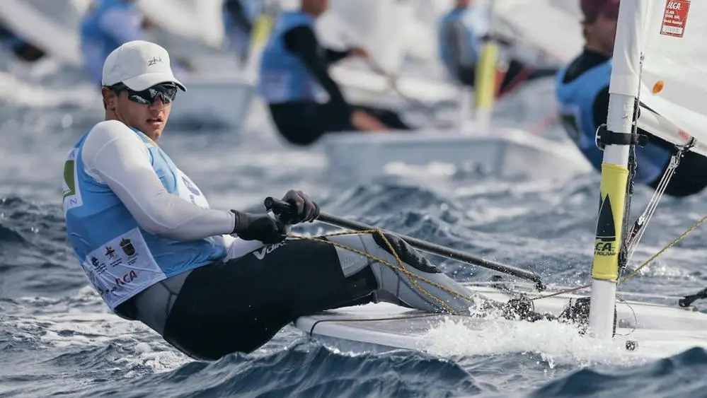 Tihon Zutskov solo sailing