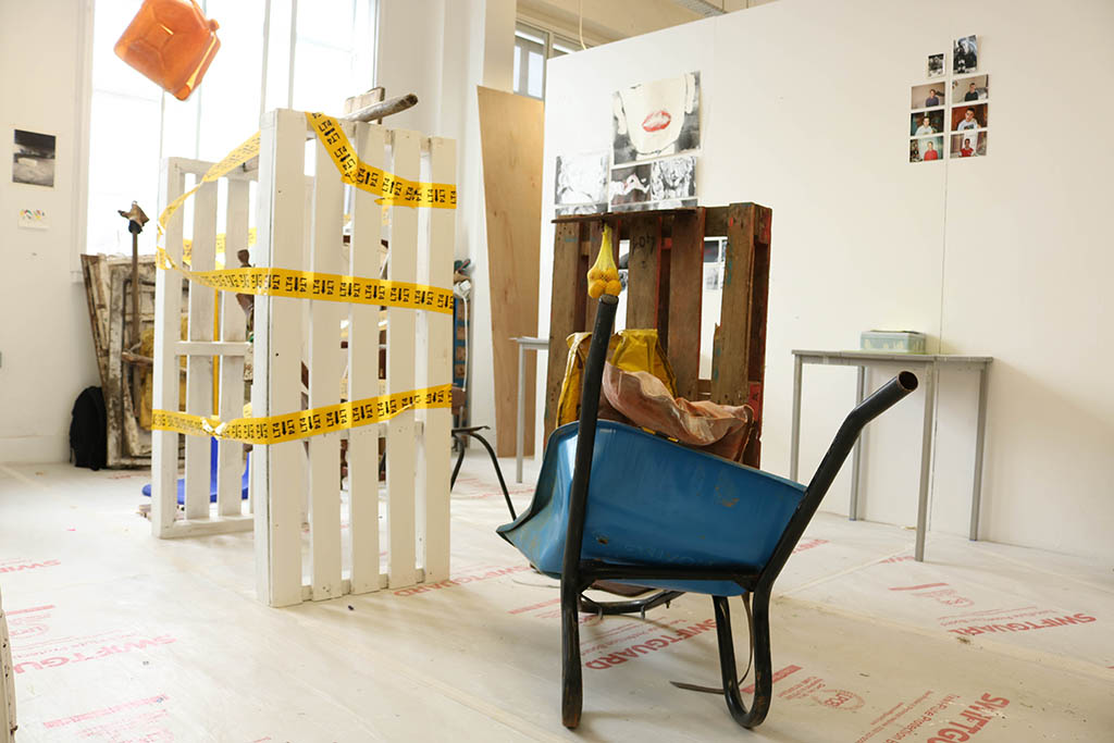 Fine Art shiw Uncontained
