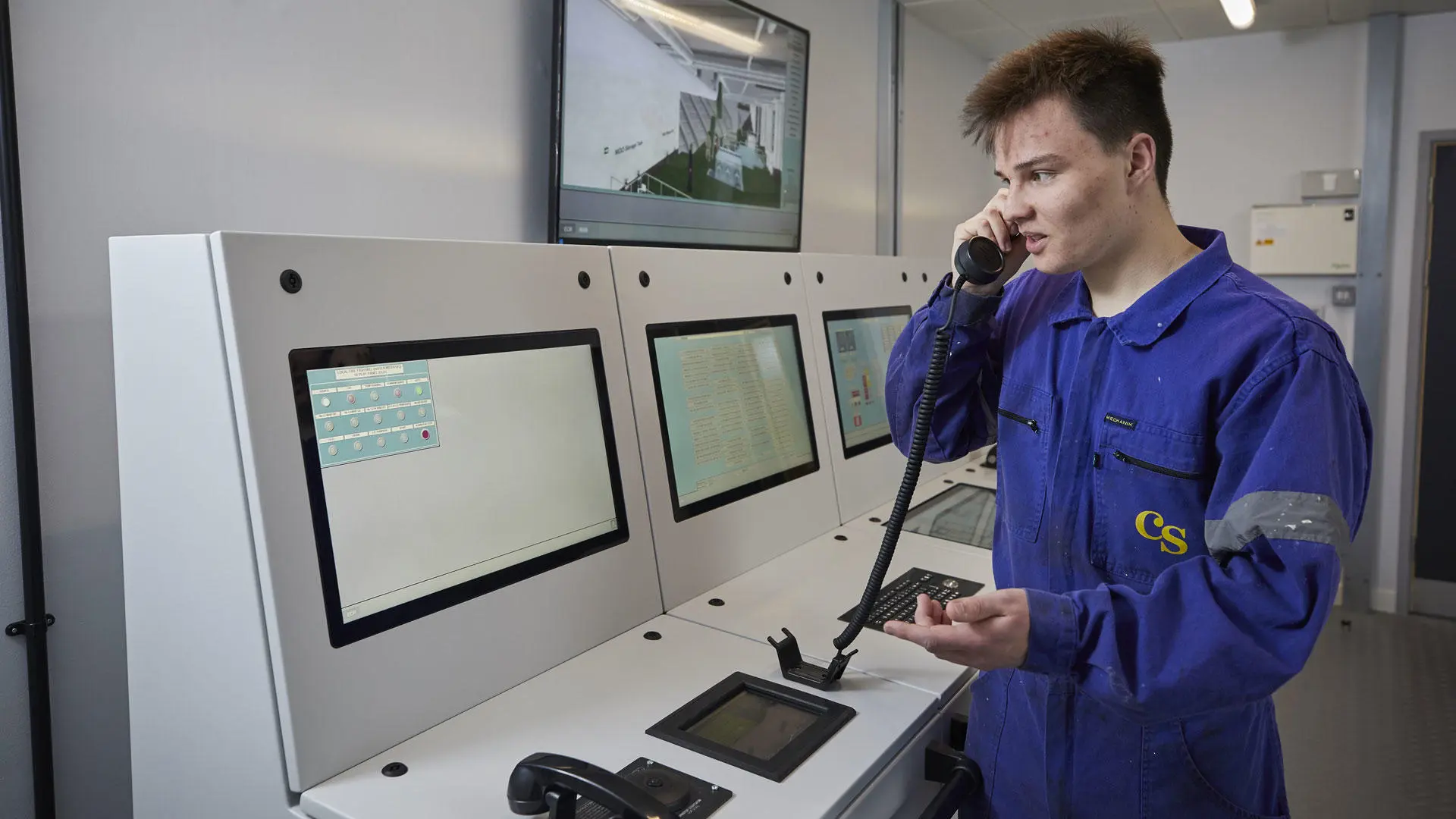 Engineer in the engine room simulator