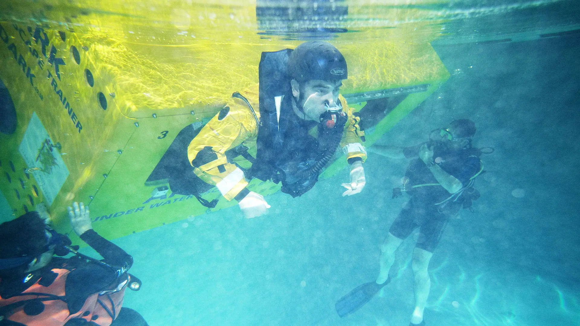 Helicopter underwater escape training