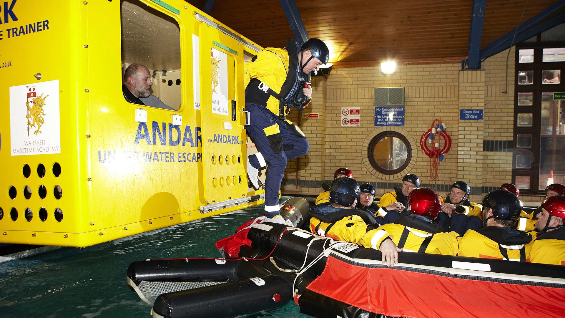 Helicopter underwater escape training