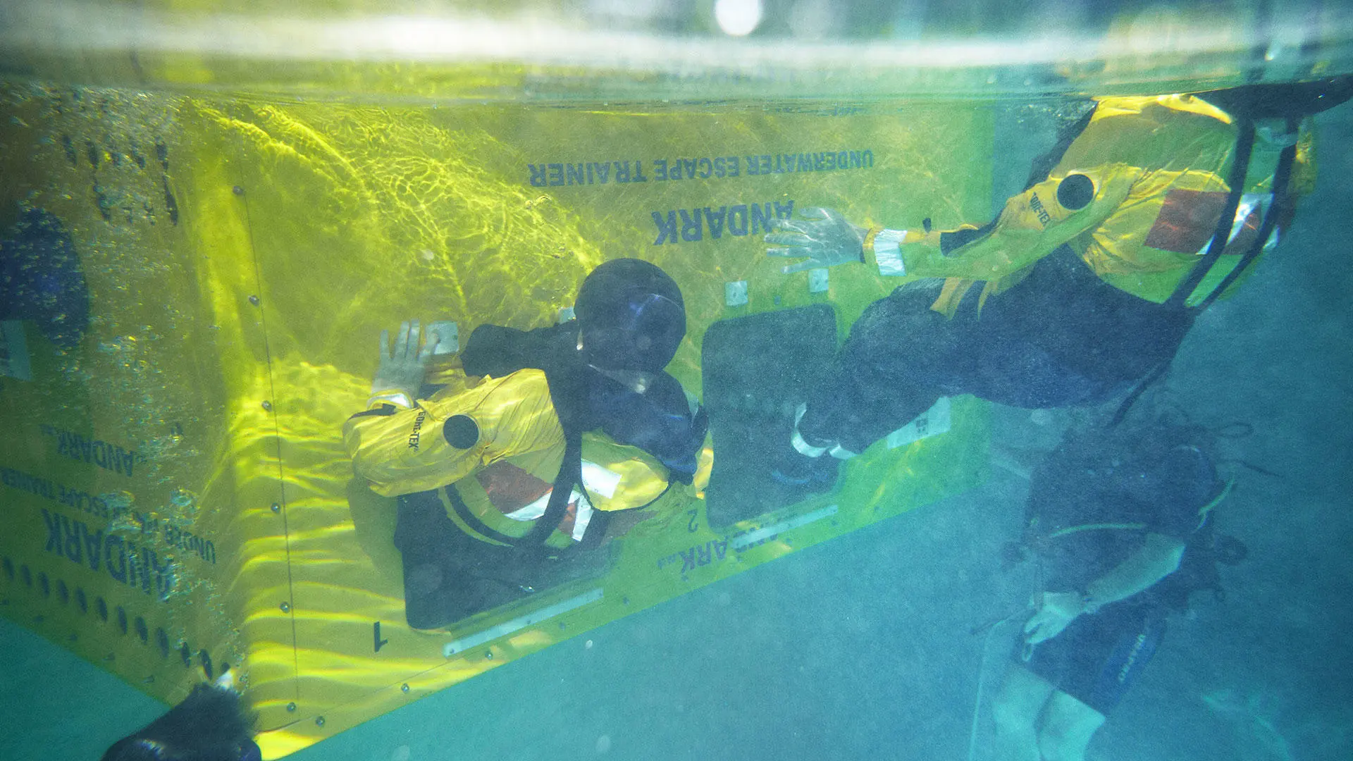 Helicopter underwater escape training