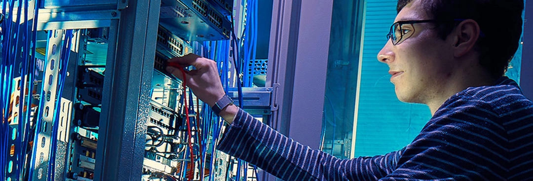 an industry first: a dual apprenticeship - master’s... Digital and Technology Solutions Professional (Integrated Degree ...