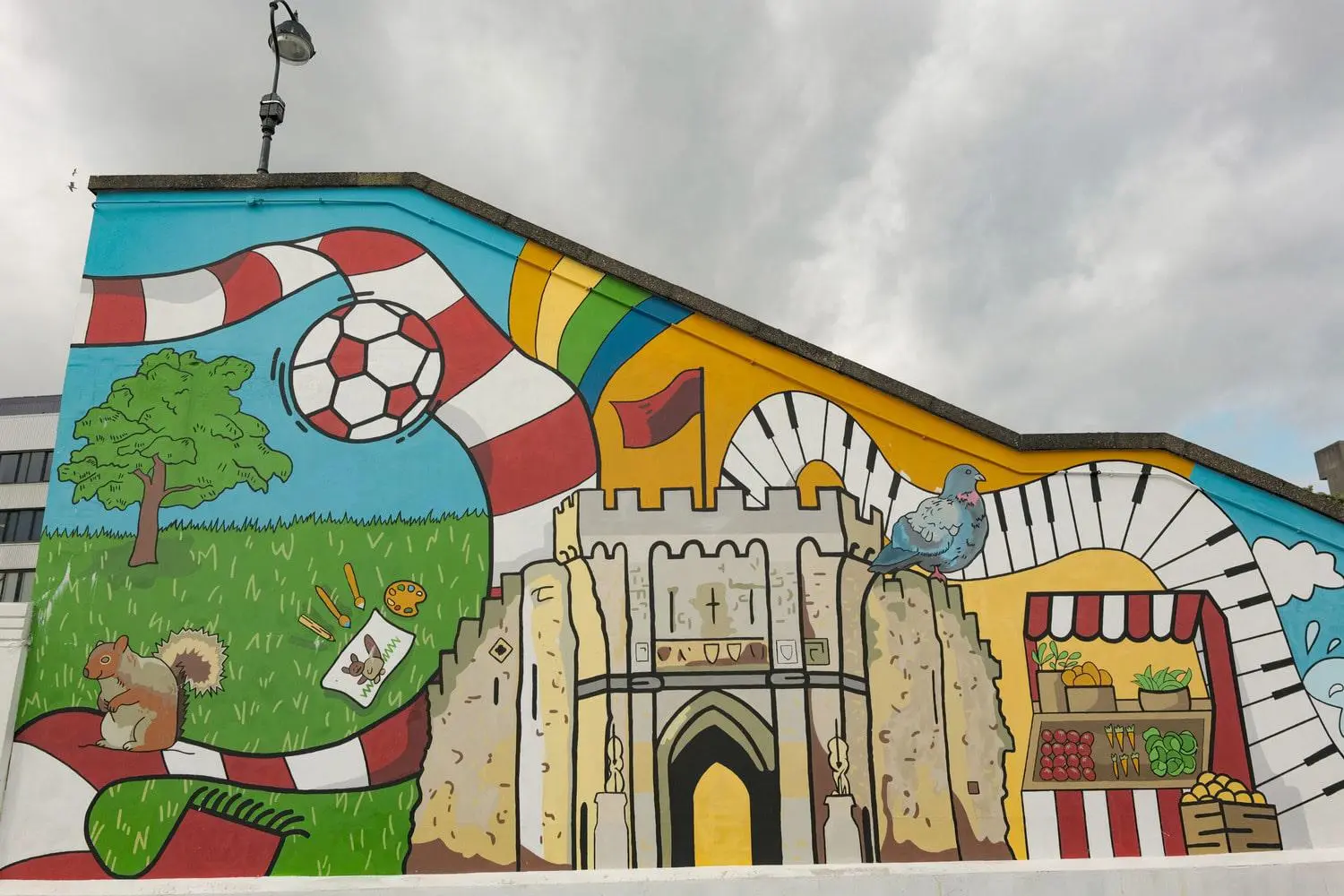 Southampton mural on the side of stairs near Southampton Central train station