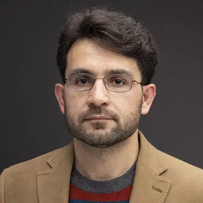 Headshot of Dr Arif Hussain