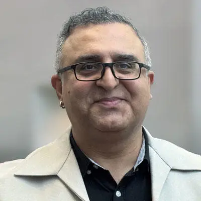 Headshot of Kamran Qureshi