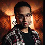 Headshot of Darius Oloro