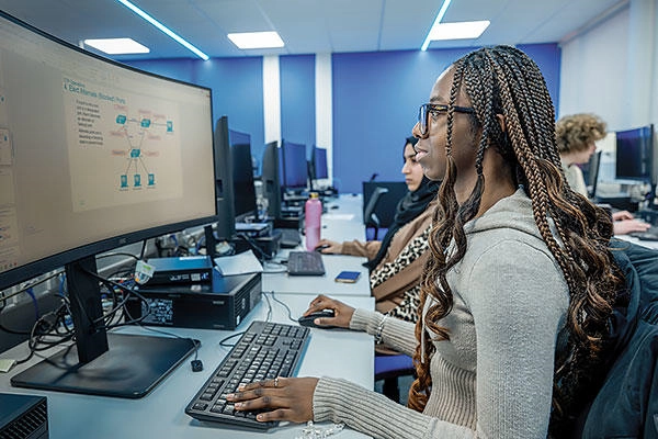 Computing students in the lab