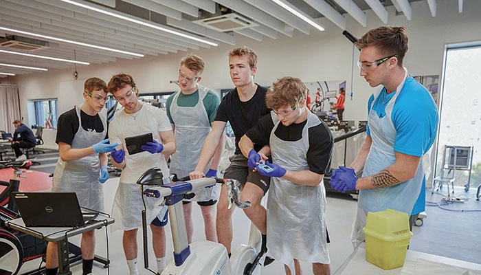 Sport science students in the lab