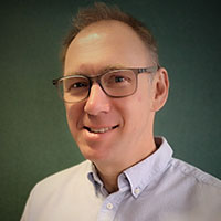 Simon Gill headshot
